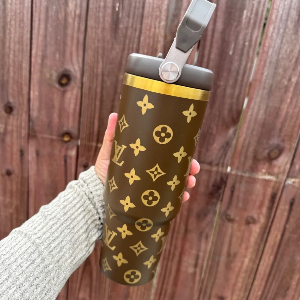 30 oz Brown And Gold Engraved Pattern - Picture 2 of 4